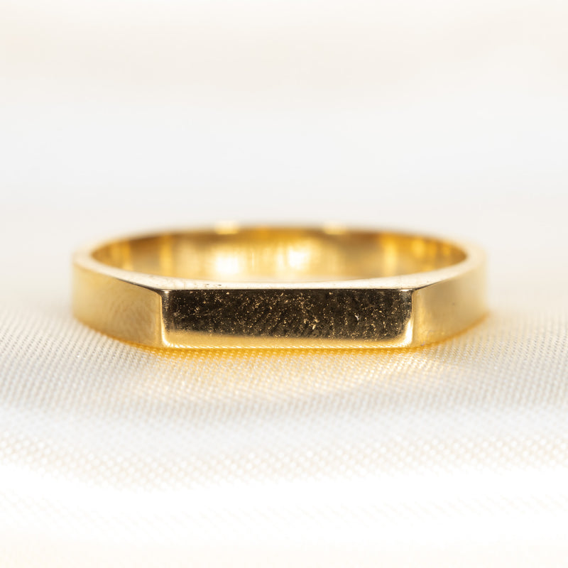 Anillo Coliseo Atemporal Minimalista